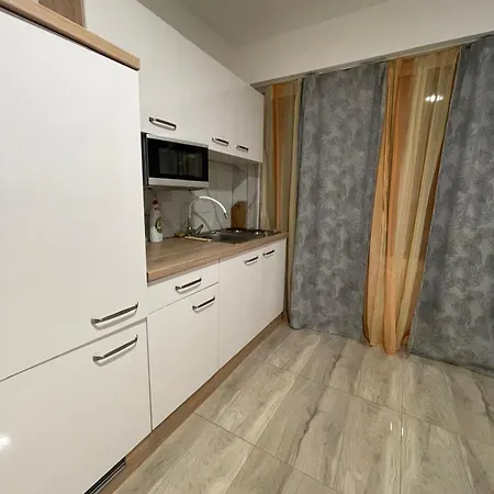 White Pearl Apartment